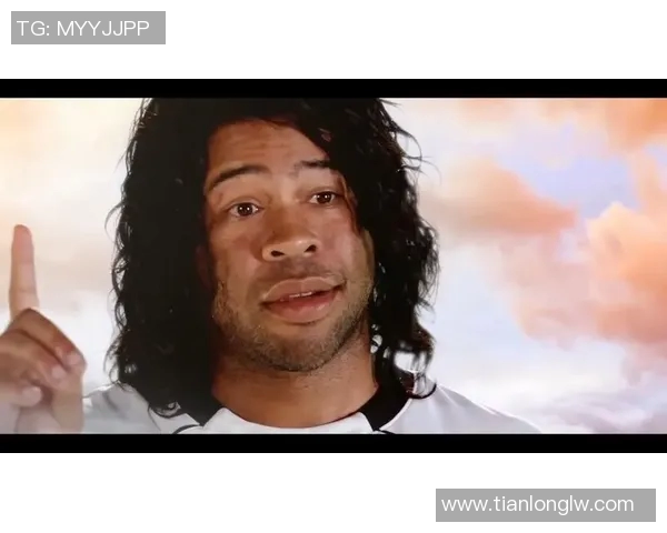 足球队黑人球星的风采与成就解析 多位传奇球员背后的奋斗与突破